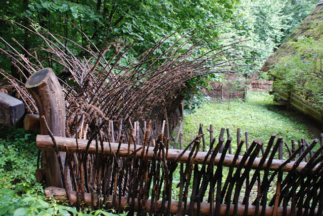 Wiejskie pra-ogródki - skansen w Sanoku