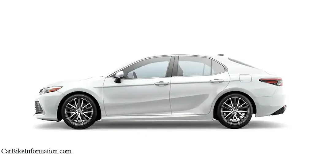 Toyota Camry Pearl White