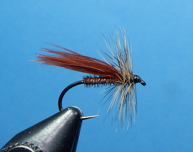 Flytying: New and Old: Fluttering Caddis