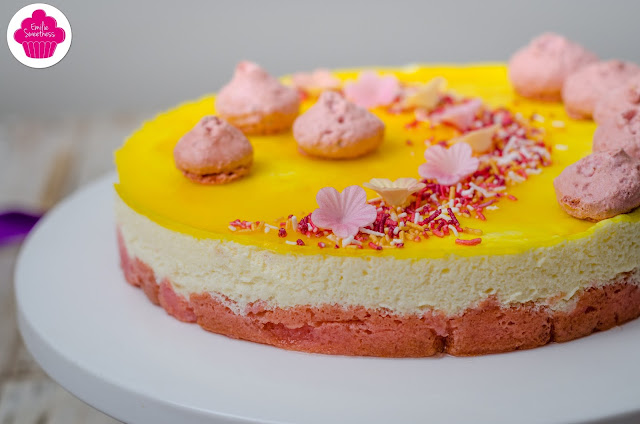 Entremet au citron sur une base de biscuits roses de Reims – décoration printanière