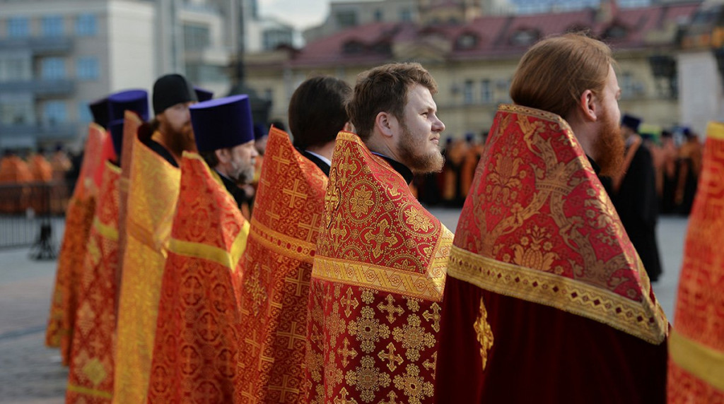 Manufacture of clothes for church ministers