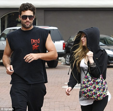 FOTO : Avril Lavigne WIth Boyfriend - VIVAforum