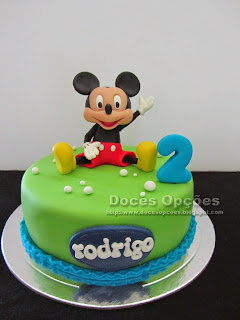 Bolo de aniversário com o Mickey