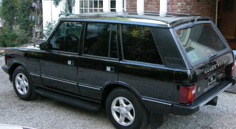 In my eyes black is the best color for an old Range Rover