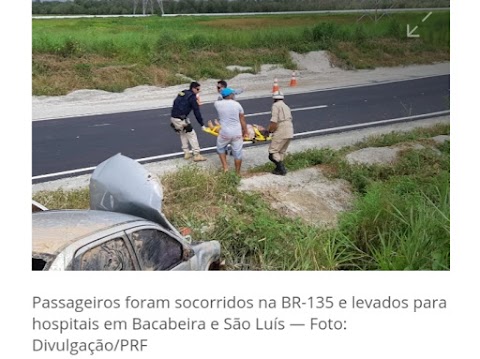 BR-135: Carro de passeio capota e deixa três pessoas feridas no Campo de Peris