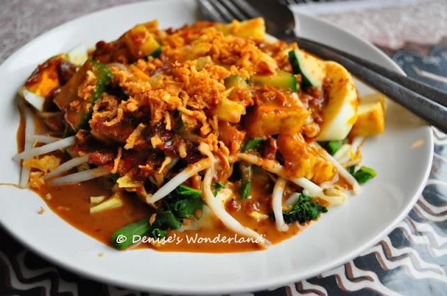 Rijsttafel at Warung Bude Kati