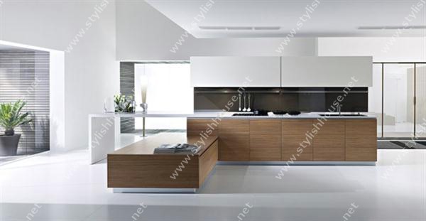 Wooden finishing Modern And Luxury Italian Kitchen Design