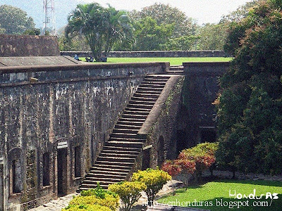 escaleras castillo de omoa