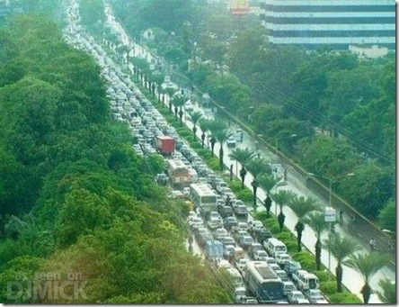 insane_traffic_jams_640_19
