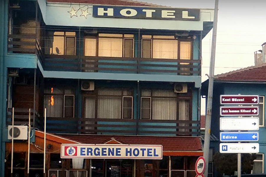 UZUNKÖPRÜ ERGENE HOTEL'NİN  YIKIM İŞLEMLERİ NİHAYET BAŞLADI