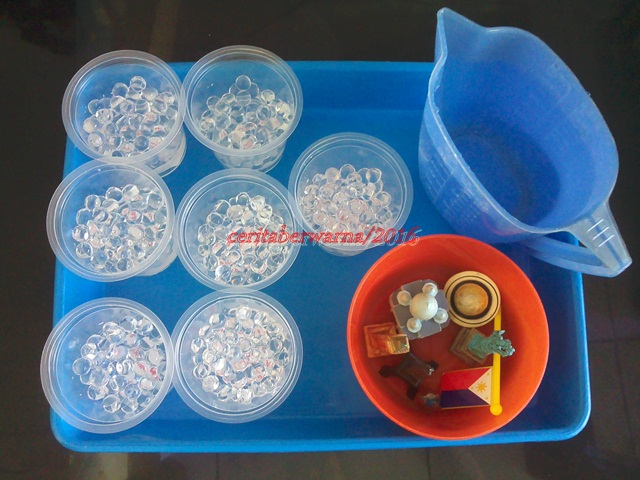 Belajar Membaca dengan Waterbeads