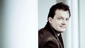 Andris Nelsons - photo Marco Borgreve