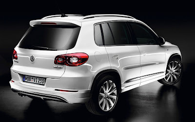 Volkswagen Tiguan R-Line SUV (back)