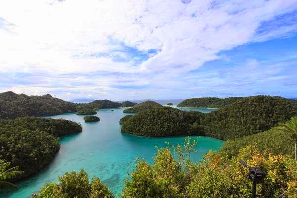 OBJEK WISATA - PULAU PAPUA  ARTIKEL DAN LAPORAN PERJALANAN