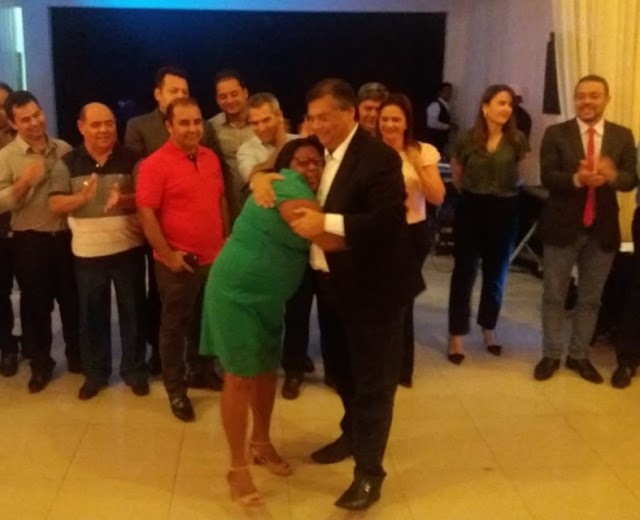 Em encontro com a participação de Flávio Dino, prefeita de São Vicente confirma apoio à Marcio Jerry