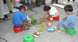 Bermain, dunia anak, anak bermain, sentra luar