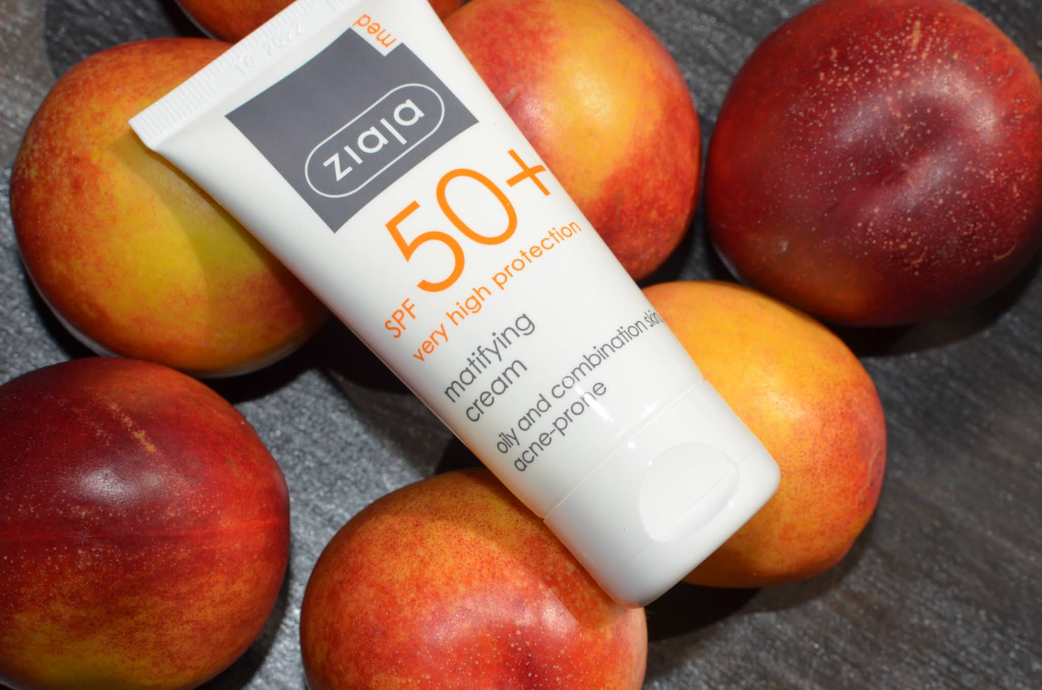 Ziaja Med Protecting UVA + UVB сонцезахисний матуючий крем для обличчя SPF 50+