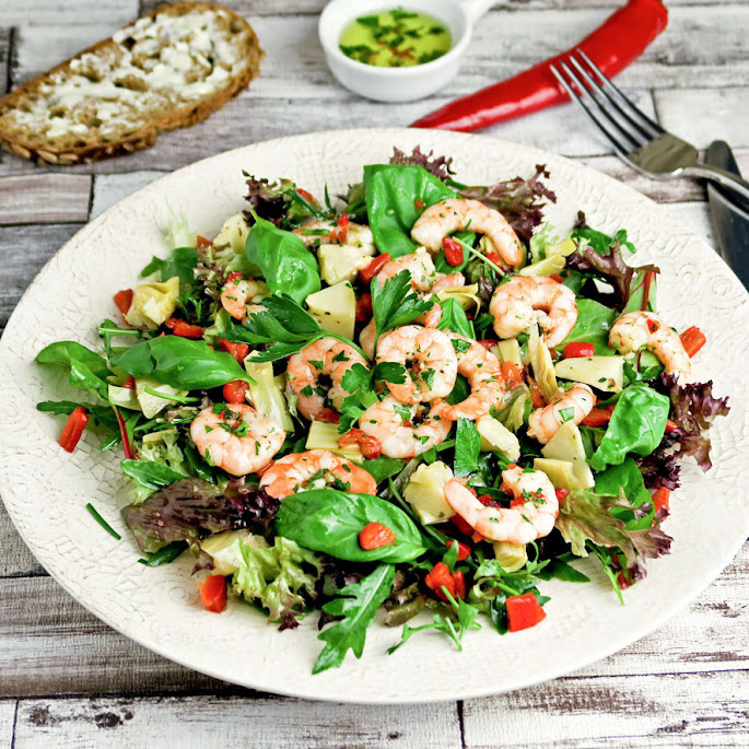 Recept http://culinairebagage.blogspot.nl/2016/04/maaltijdsalade-van-gemarineerde-garnalen-artisjokkenharten-en-kruidensla.html