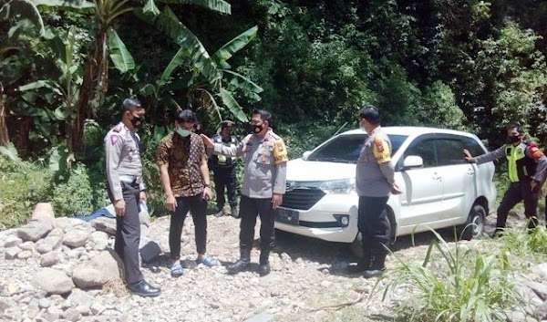 Merinding! Cerita Mobil Nyasar ke Hutan, Pintu Diketuk Wanita Misterius