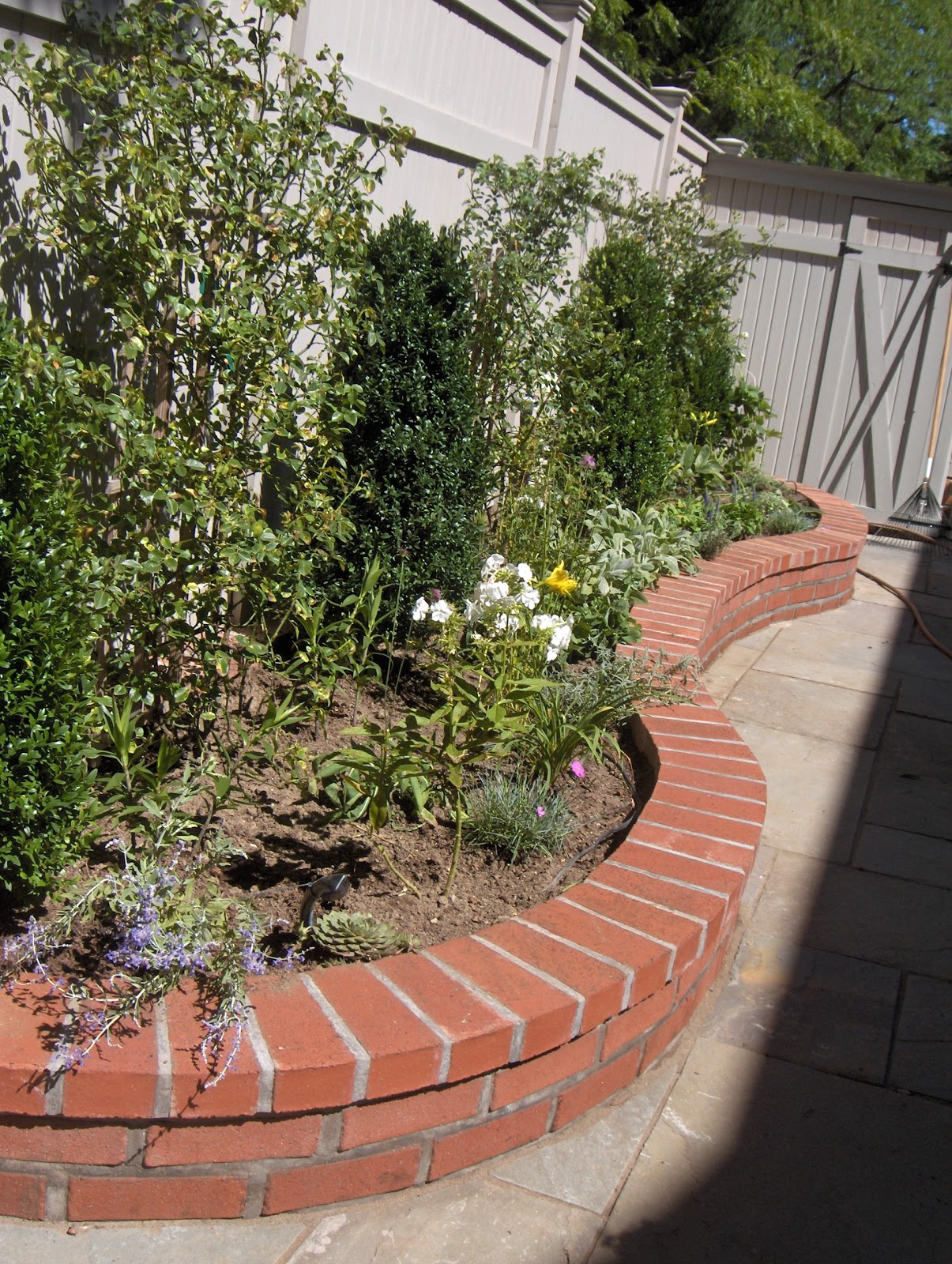 Brick Laminate Picture: Brick Garden Walls