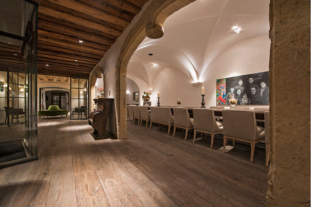 Picture of large dining room in the luxury villa