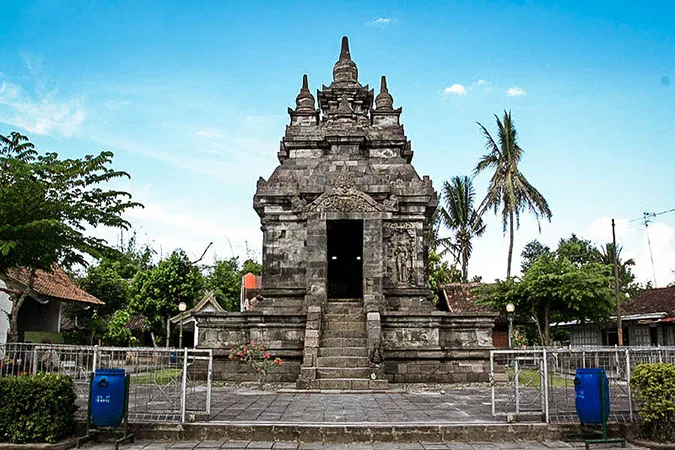 Wisata Candi Pawon