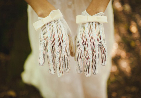 Photo credits from left to right Wristlength lace gloves 