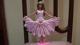 Vestido de ponta de crochê para Barbie Por Pecunia MM