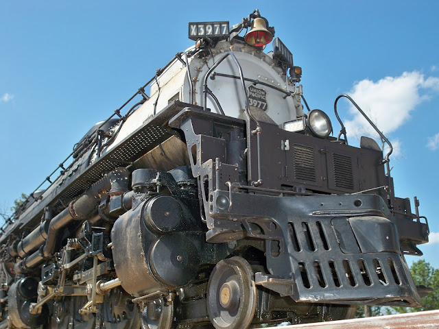 Gambar Kereta Api Union Pacific Challenger 4-6-6-4 3977 02