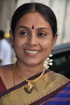 Tamil Actress Saranya Ponvannan Spicy in Saree Stills