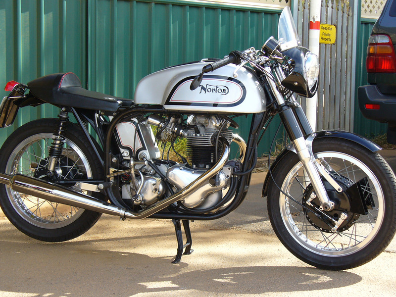 Norton Cafe Racer. Race Bred - Norton Cafe Racer