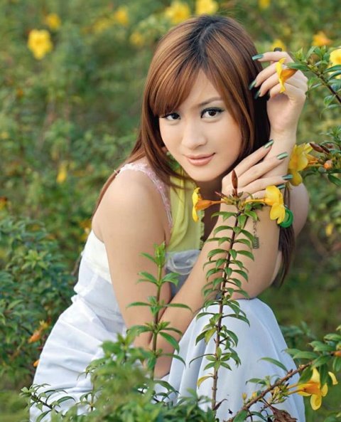 myanmar girl photo. Sexy Myanmar Model Wut Hmone