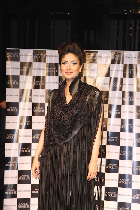 kareena kapoor stopper for designers pankajnidhi lfw 2012. glamour  images