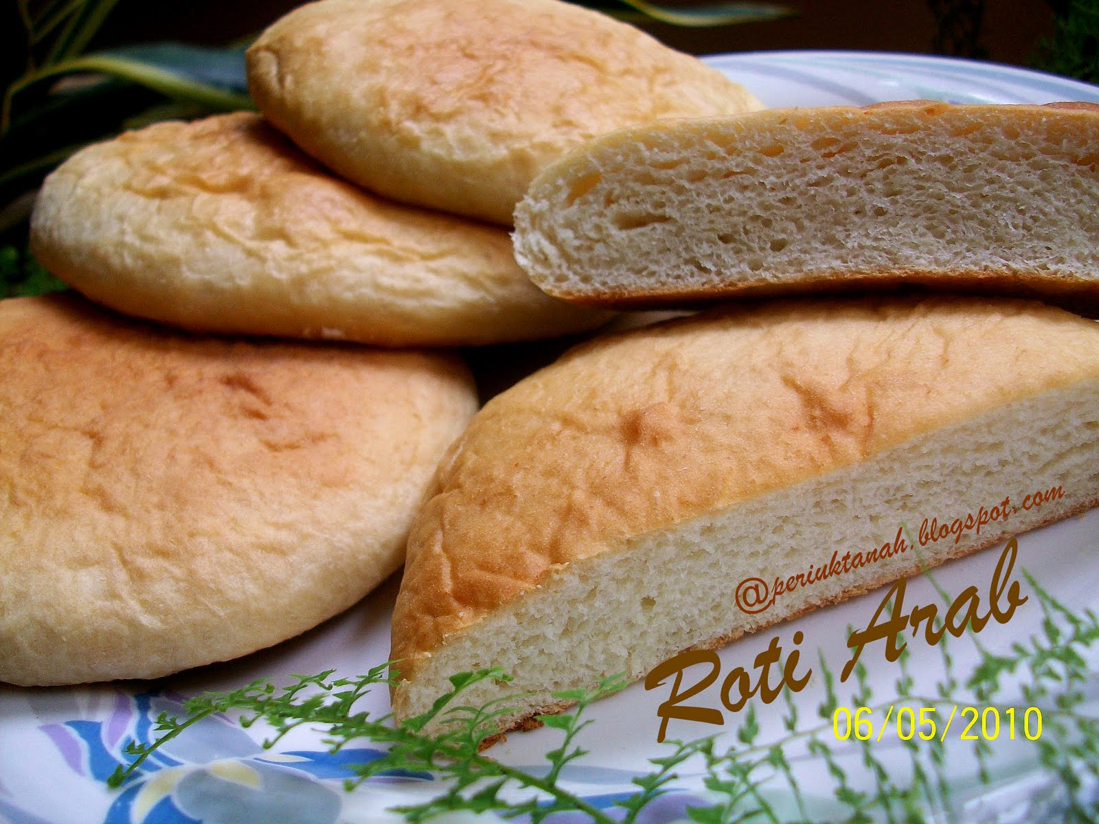 Periuktanah: Roti Arab
