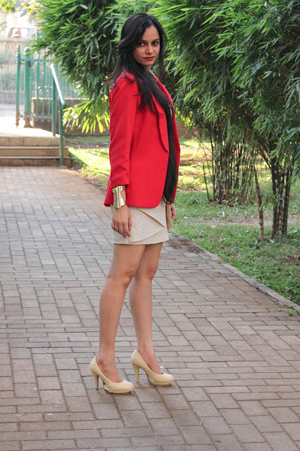 new year outfit, short dress, golden dress, long hair, red blazer, red and gold, how to wear red and gold, mumbai fashion blogger, streetstyle, outfit, jane norman dress, H&M Blazer, looks for less, how to dress for a theme party