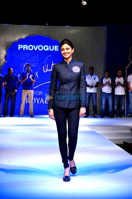 Shilpa Shetty walks the ramp for Provogue @ Rajasthan Royals