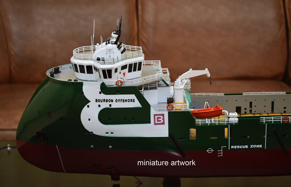 souvenir maket miniatur kapal psv platform supply vessels bourbon offshore supply ship bergaransi