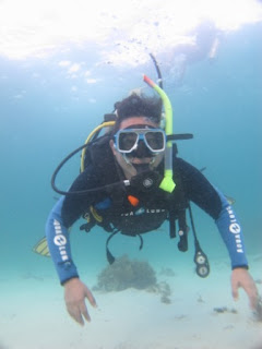 Taing your first breaths underwater, PADI Discover Scuba Diving, Malapascua Exotic Island Dive resort