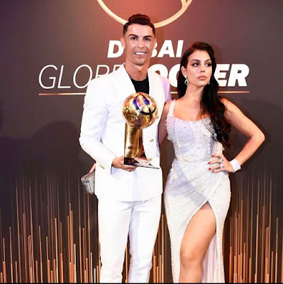 #Cristiano #Ronaldo and his #family with his 6th #Globe #Soccer #Award. 🔥👑🐐. #CR7.