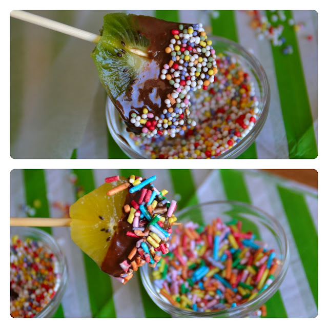 KIWI-CHOCOLATE LOLLIPOPS - KIWIFRUIT SMOOTHIES WITH LOLLIPOPS 