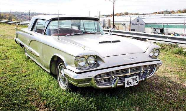 allstainless 1960 Ford Thunderbirdinto a closed trailer