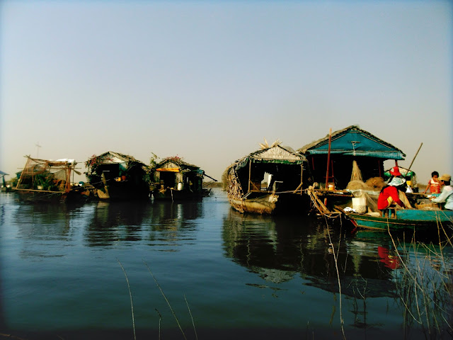 kompong luong cambodia travel asia floating village