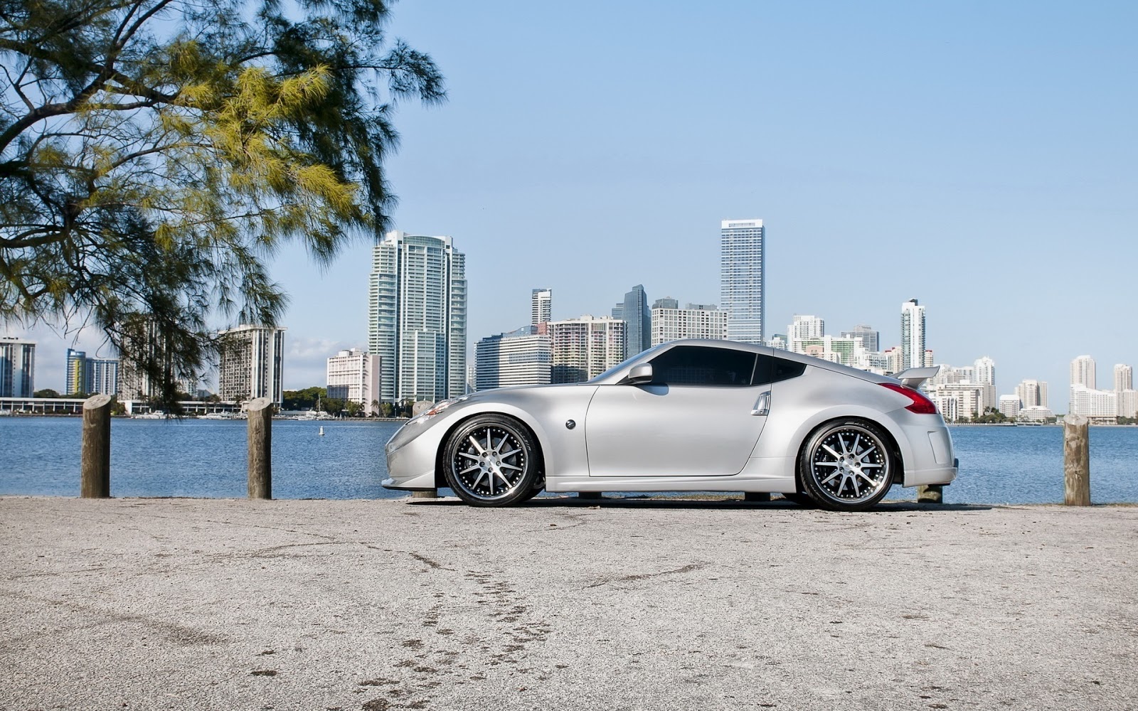 77 HD Cars wallpapers 2013   (1366 X 768px)