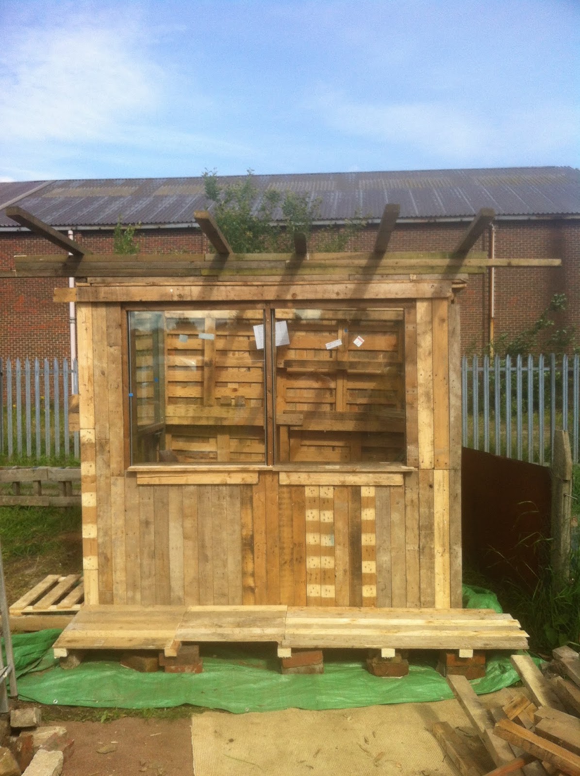 My Yorkshire Allotment: The Pallet shed build