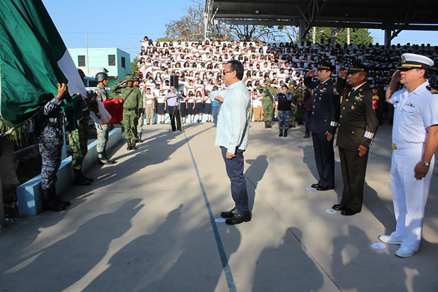 Ejército Mexicano conmemora el natalicio de José Vasconcelos