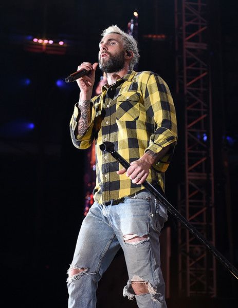 Top 50 การแต่งตัวสไตล์อดัม เลอวีน Adam Levine นักร้องนำ Maroon 5