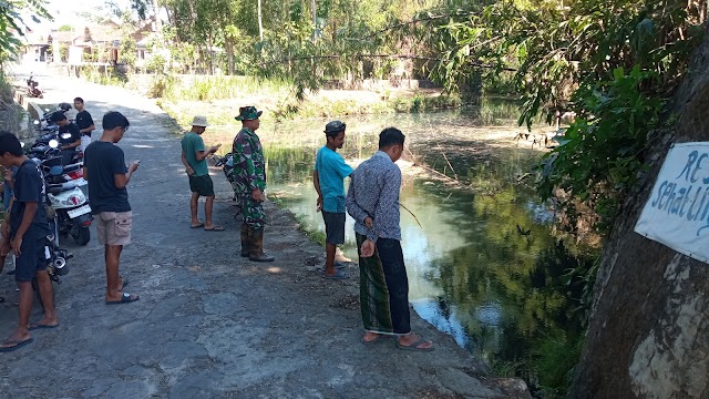 Diduga Limbah Pabrik : Warga Besari Resah Bau Menyengat Dari Sungai Krapyak