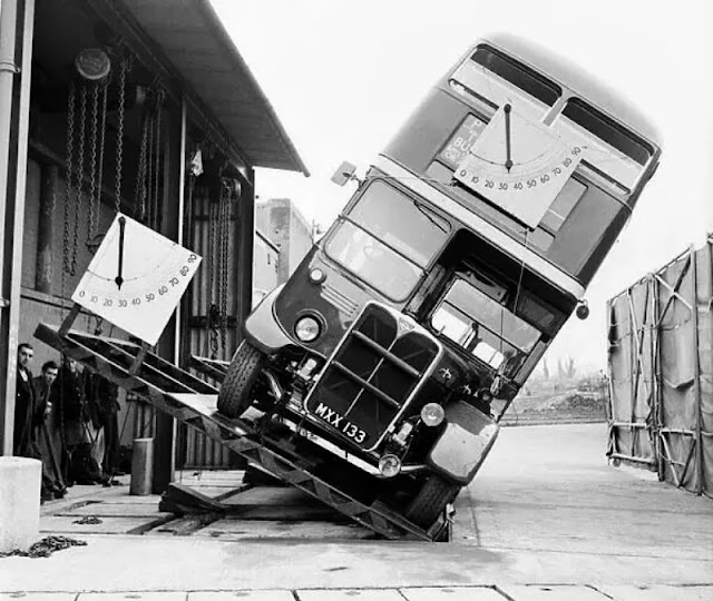 Pruebas de inclinación autobuses de Londres en los años 40