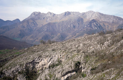 Camín de La Peña y Cantu de Escrita