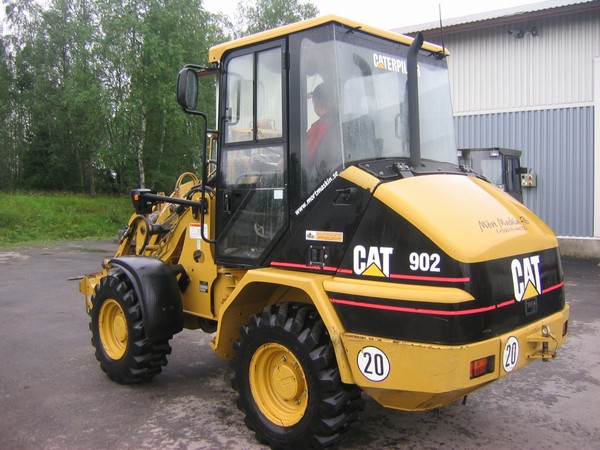 CAT 902 Wheel Loader